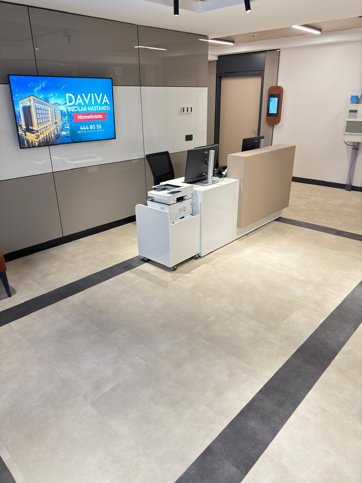 Daviva Avcılar Hastanesi hemşire istasyonu çevresi
