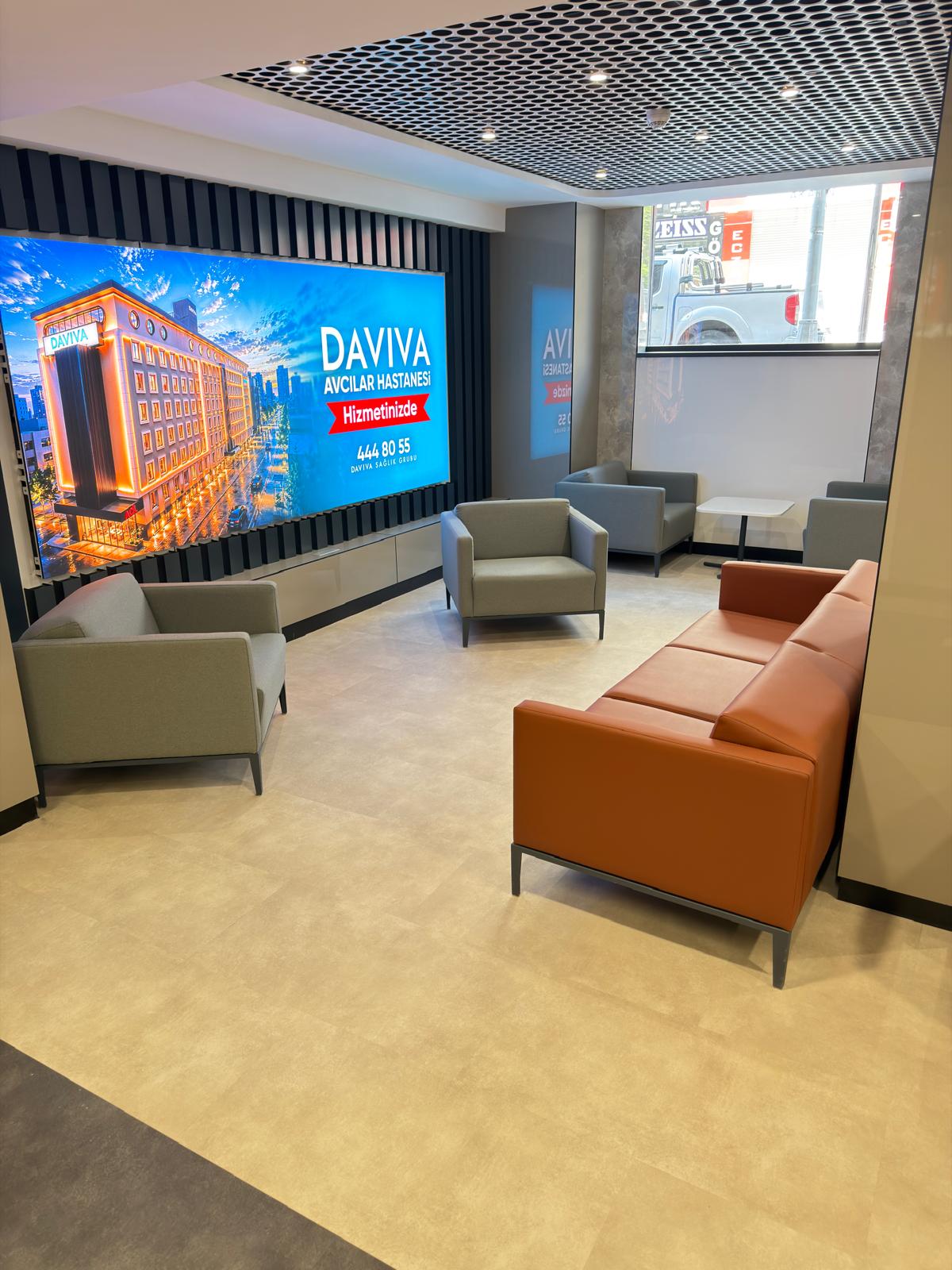 Daviva Avcılar Hastanesi hasta bekleme koridoru